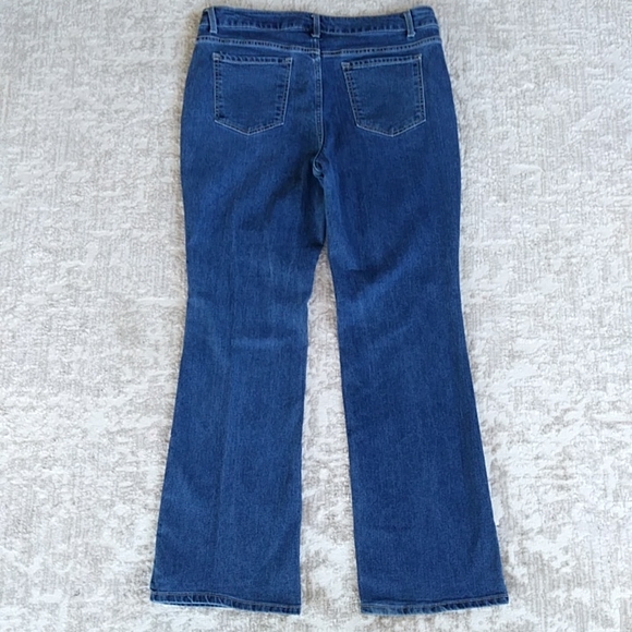 No Boundaries Distressed Bootcut Jeans - Picture 9 of 15